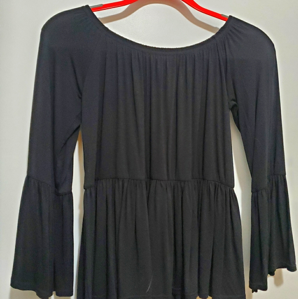 NWT Boohoo Off the Shoulder Top